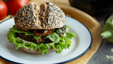 Vegane Burger mit Melanzani-Laibchen