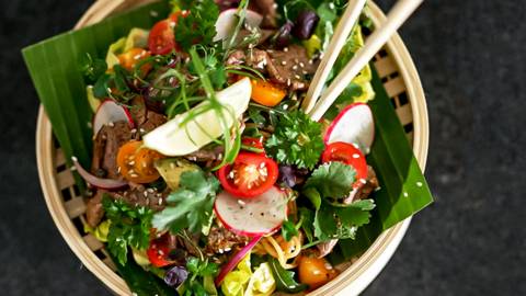 Asiatischer Beef-Noodle-Salat