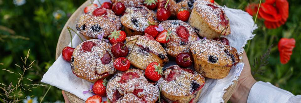 Buttermilch-Muffins mit Sommerfrüchten